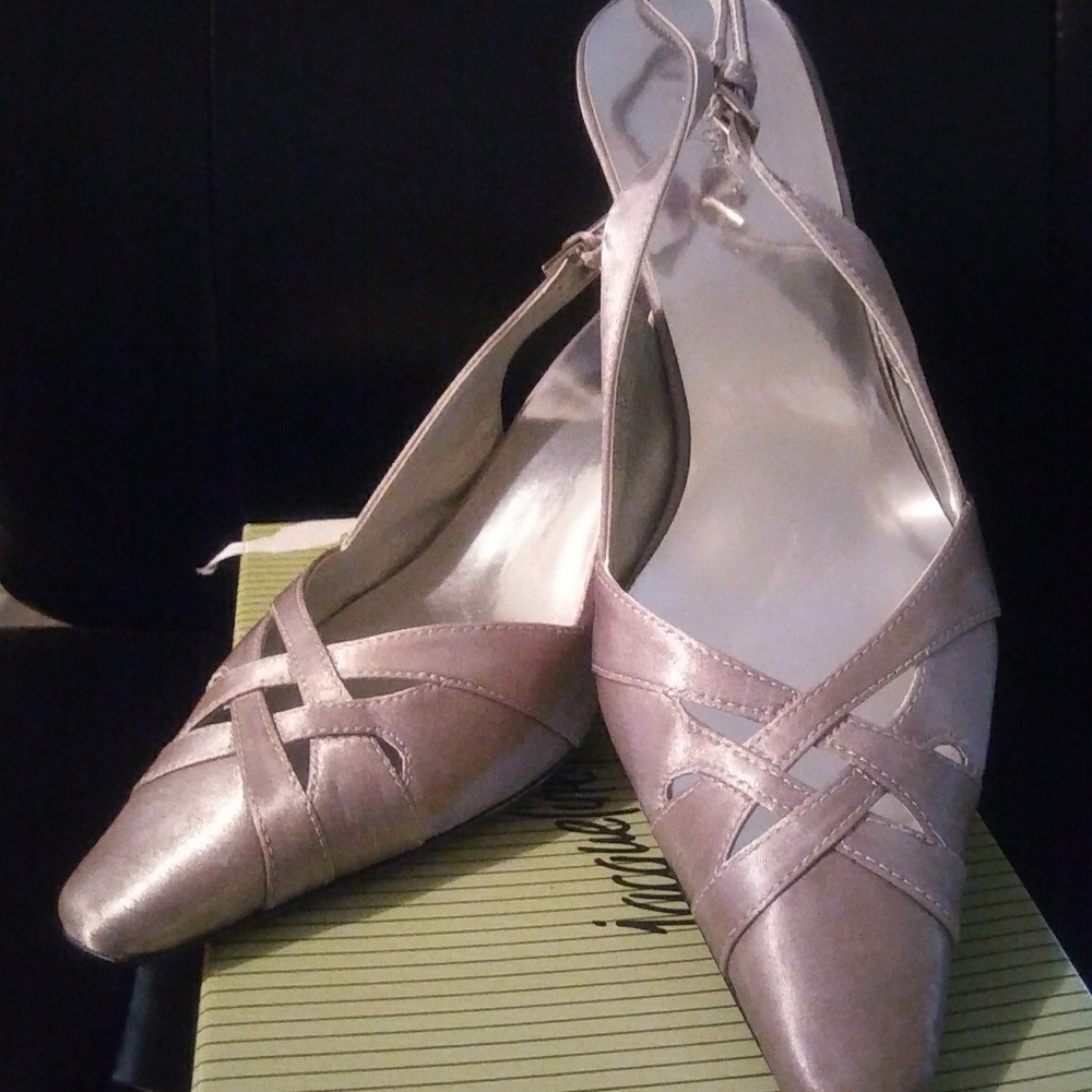 Woman's sling back shoes